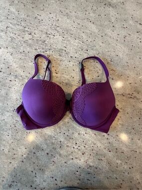 NWOT Victoria's Secret Plum Lace Underwire Bra